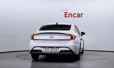Sonata Hybrid (DN8)