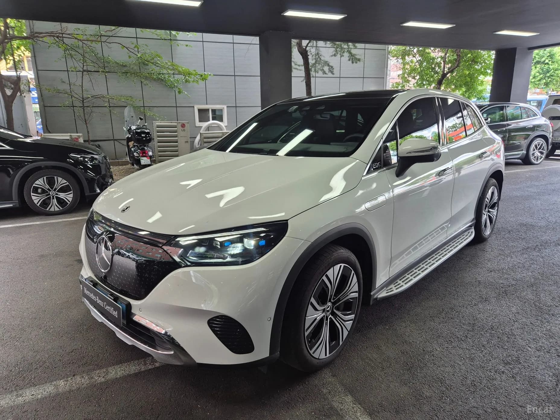 EQE SUV X294