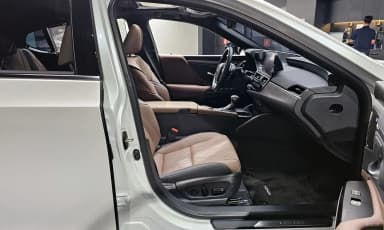 ES300h 7th Generation