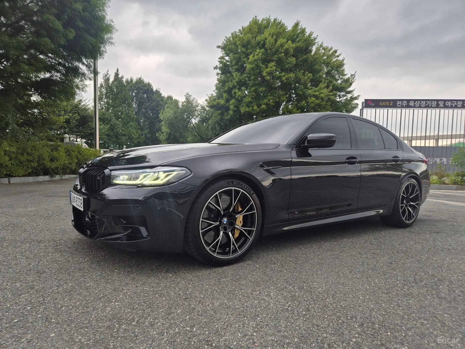 M5 (F90)