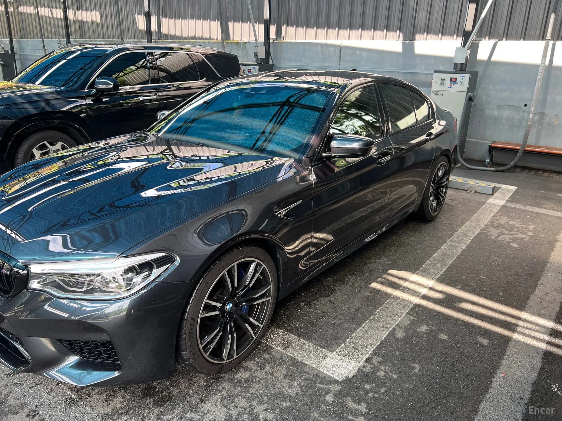 M5 (F90)