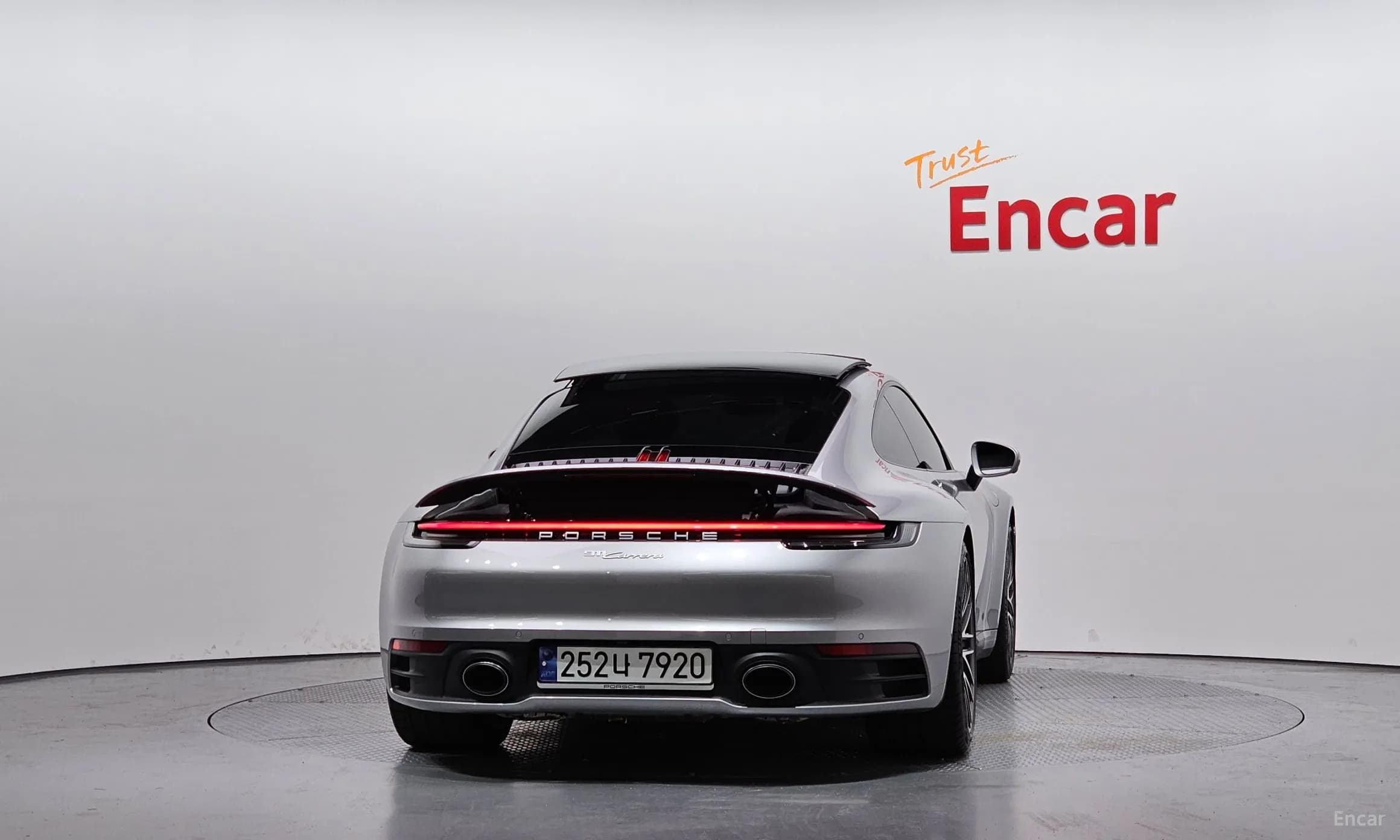 911 (992)