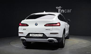 X4 (G02)
