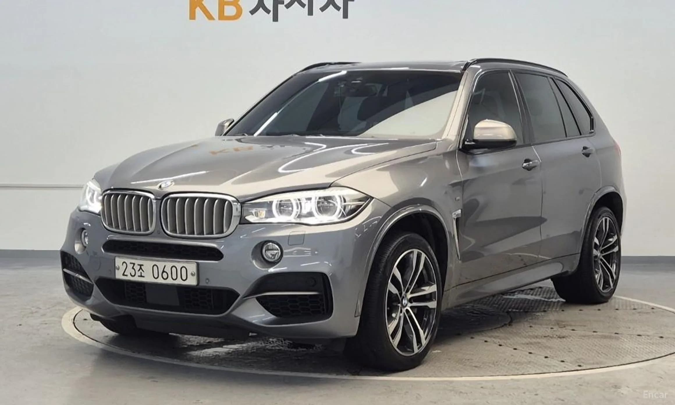 X5 (F15)
