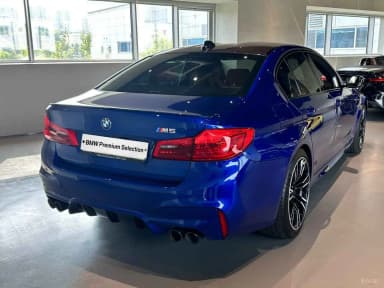 M5 (F90)