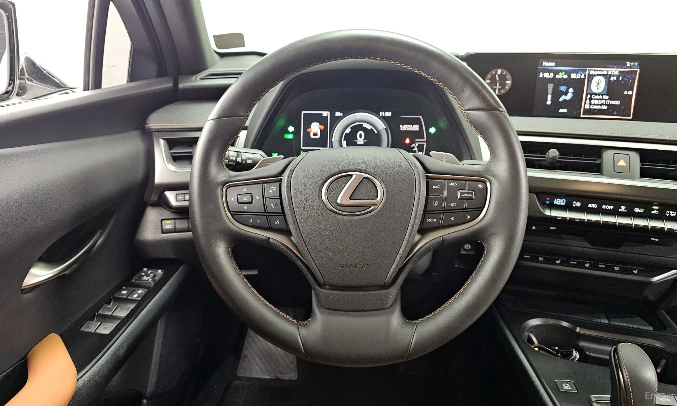 UX300e
