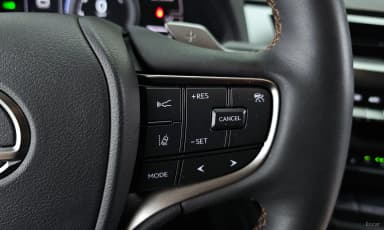 UX300e