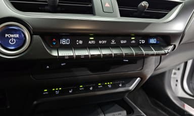 UX300e