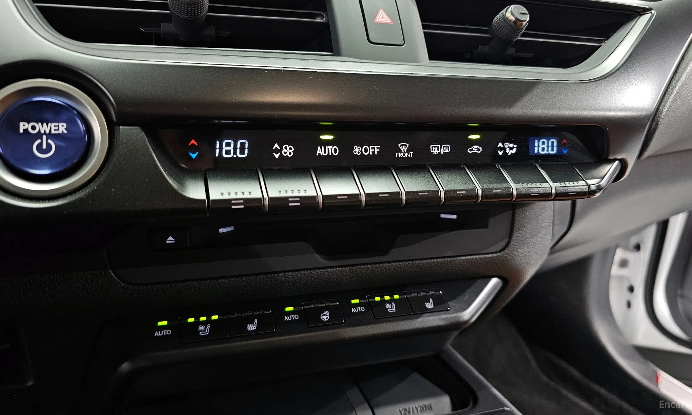UX300e