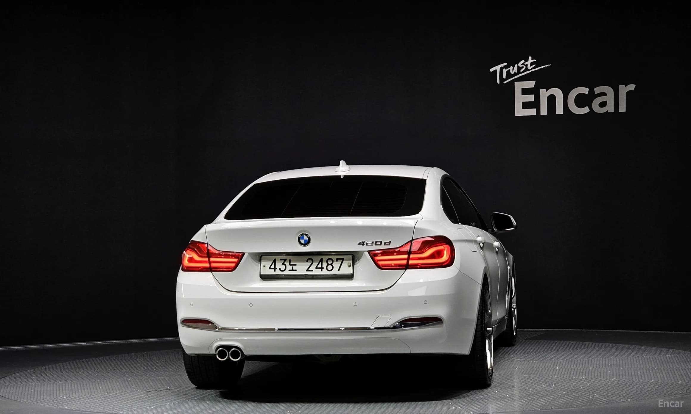 Series 4 (F32)