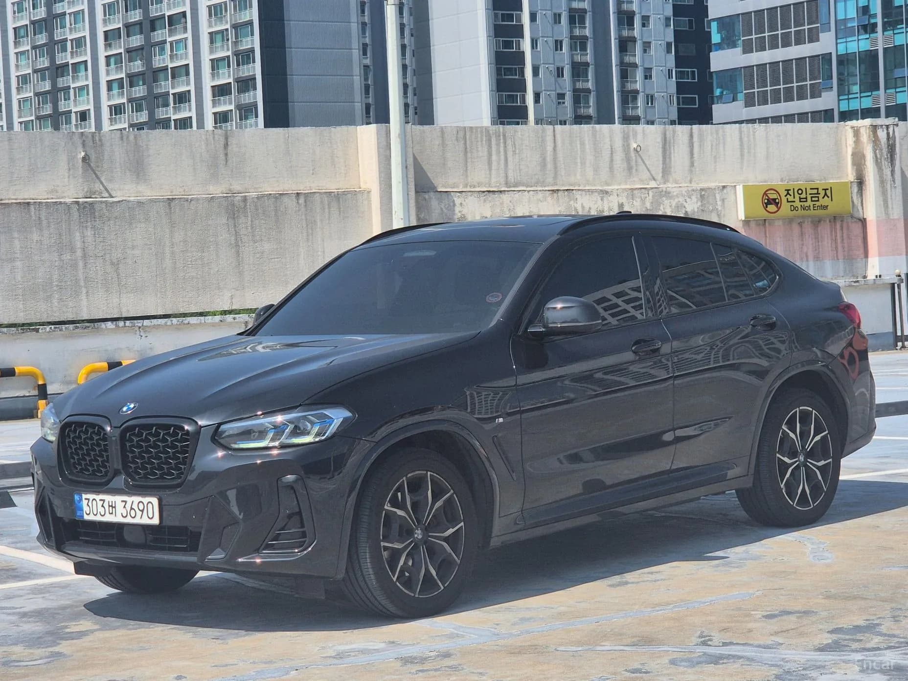 X4 (G02)