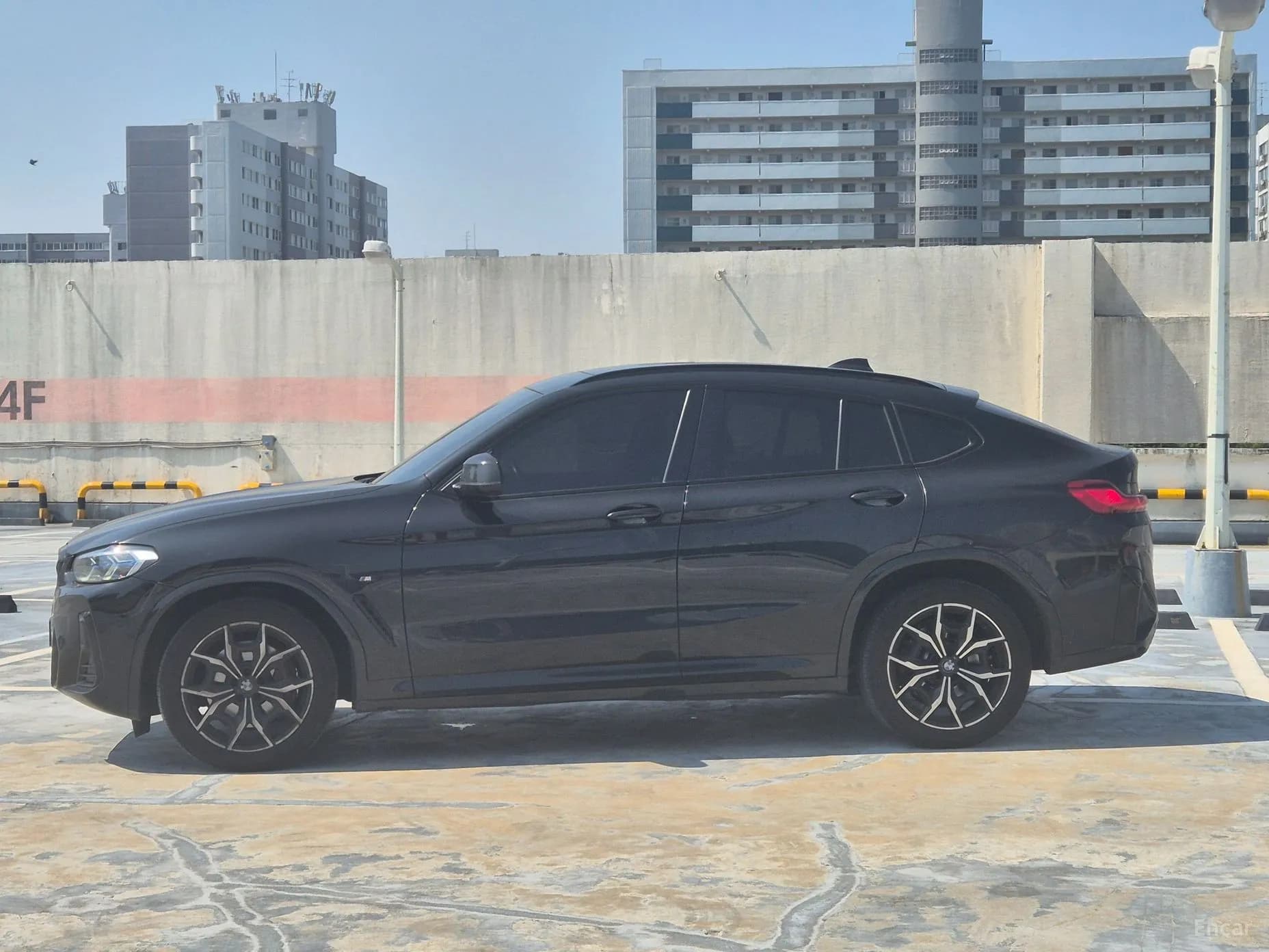 X4 (G02)