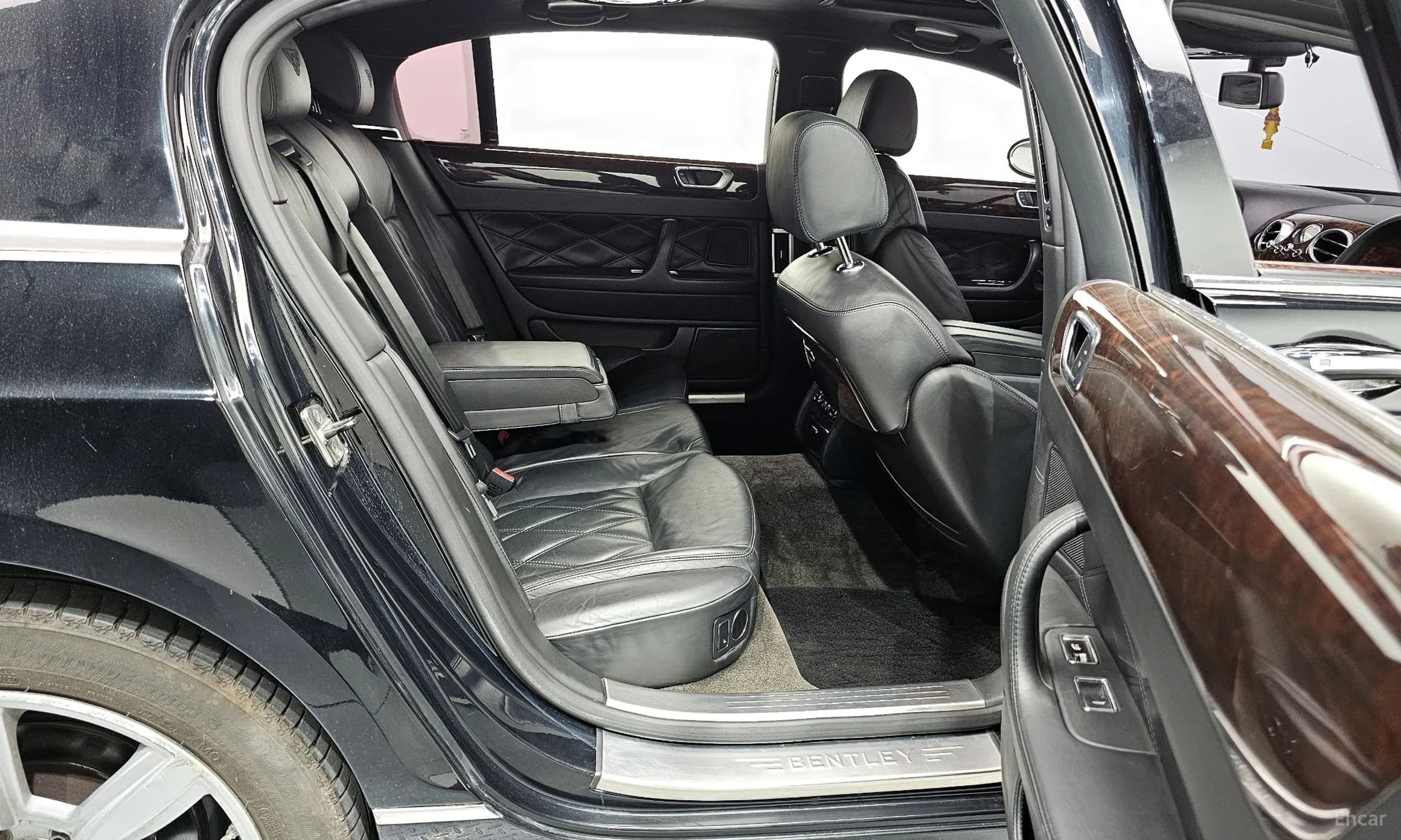 Flying Spur Gen 1