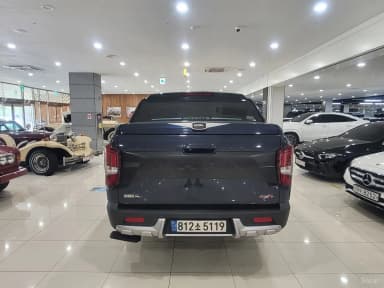 Rexton Sports Khan
