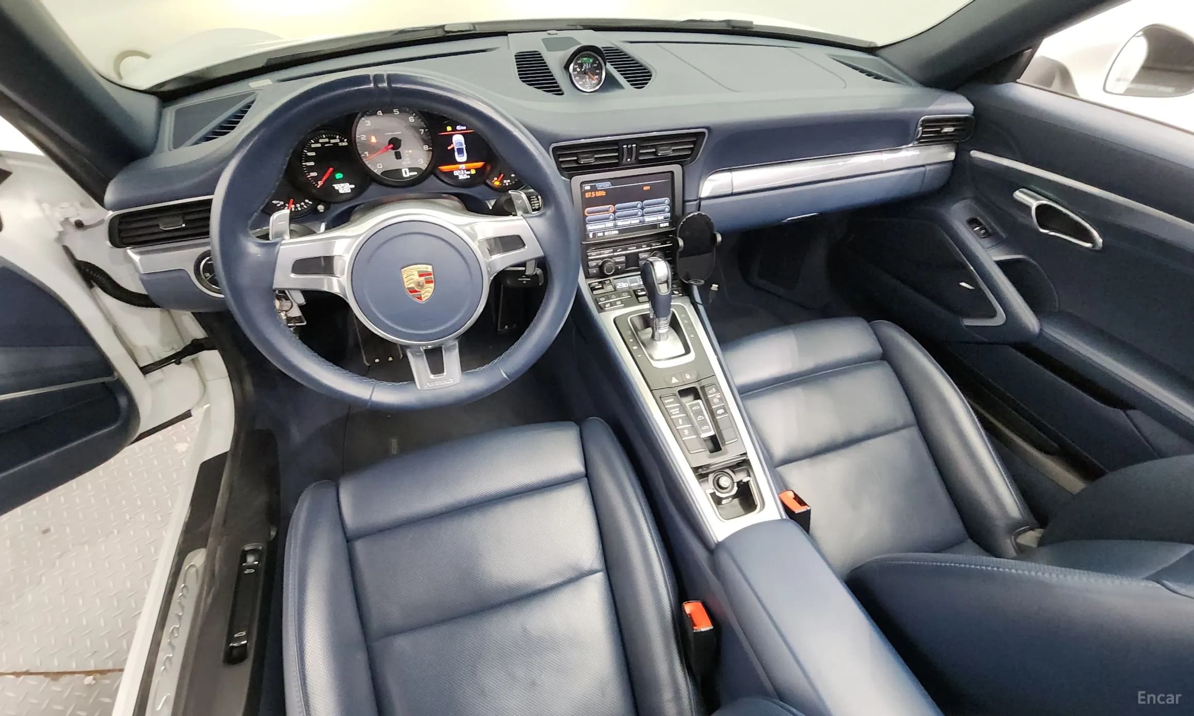 910