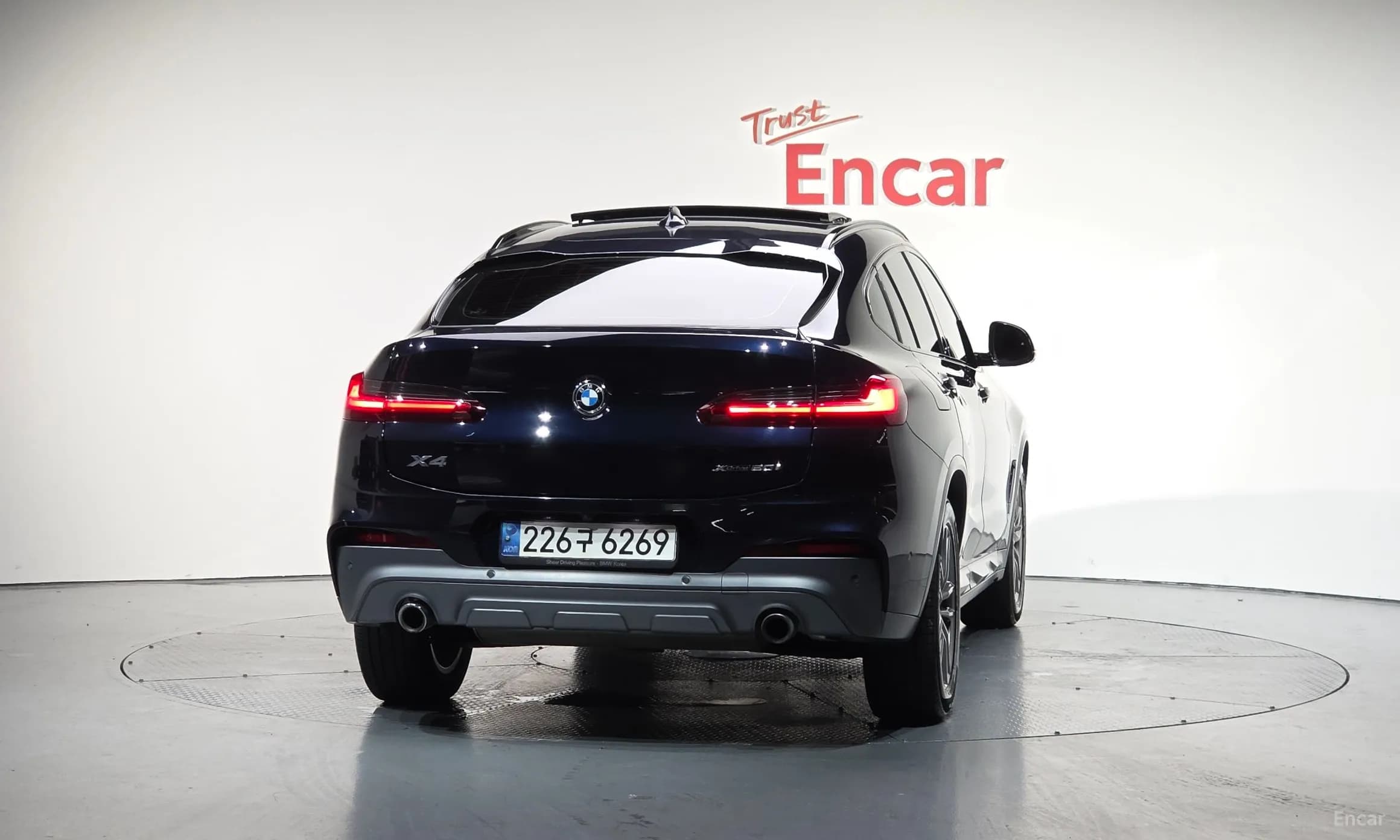 X4 (G02)