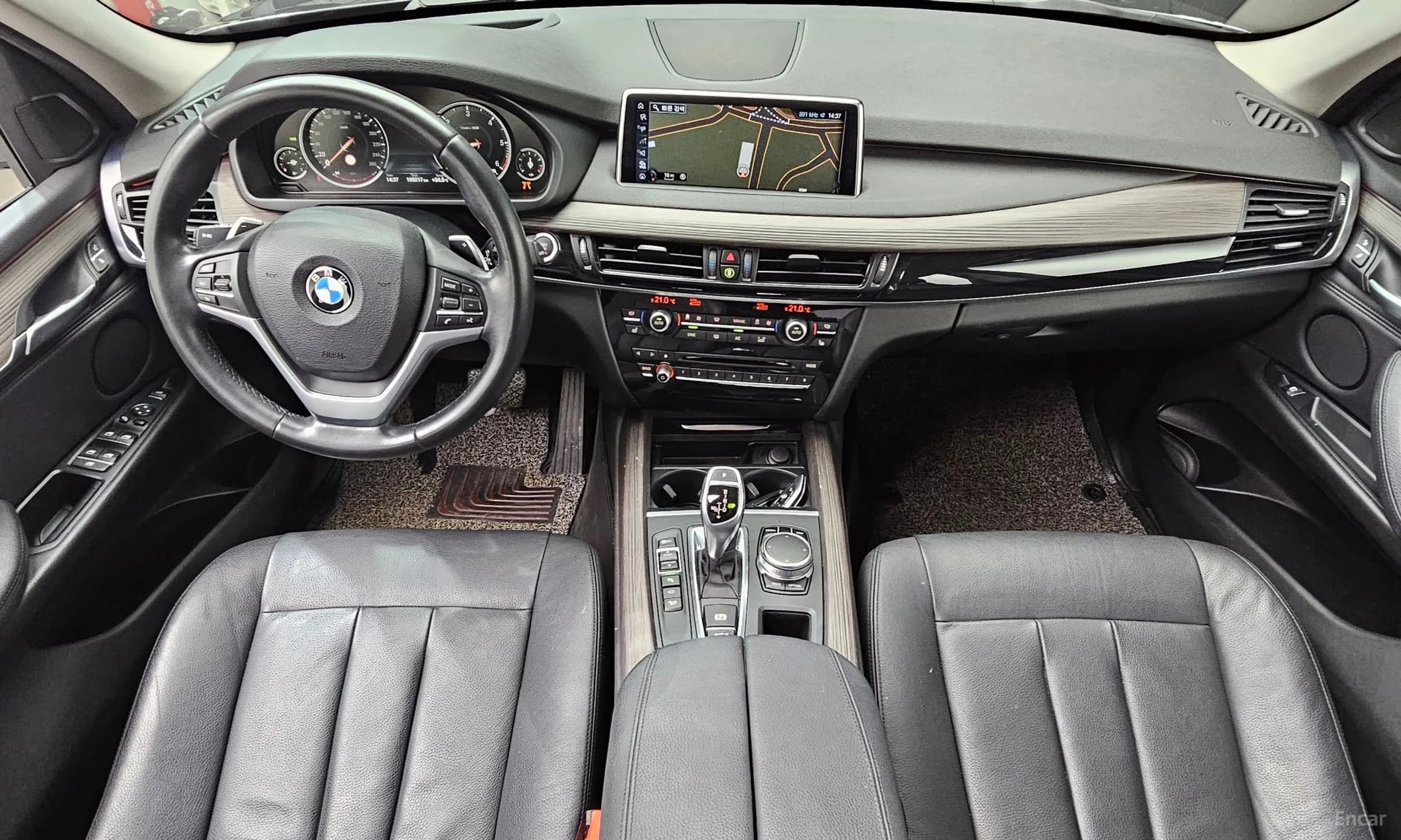 X5 (F15)