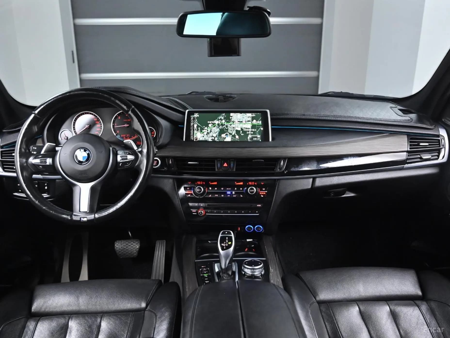 X5 (F15)