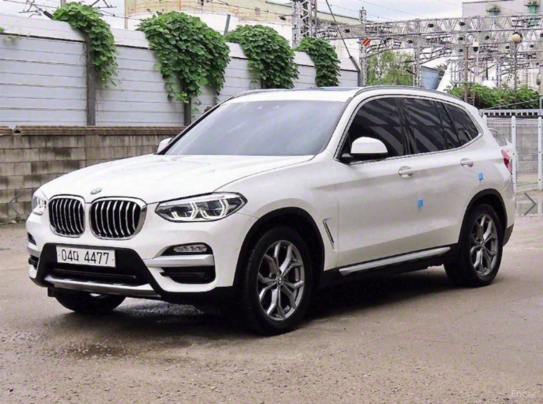 X3 (G01)