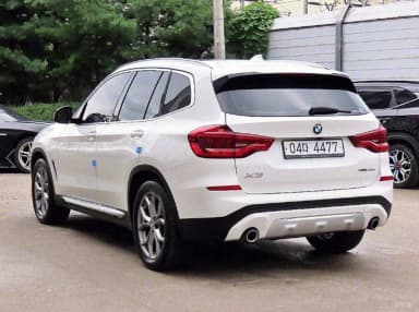 X3 (G01)