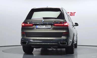 X7 (G07)