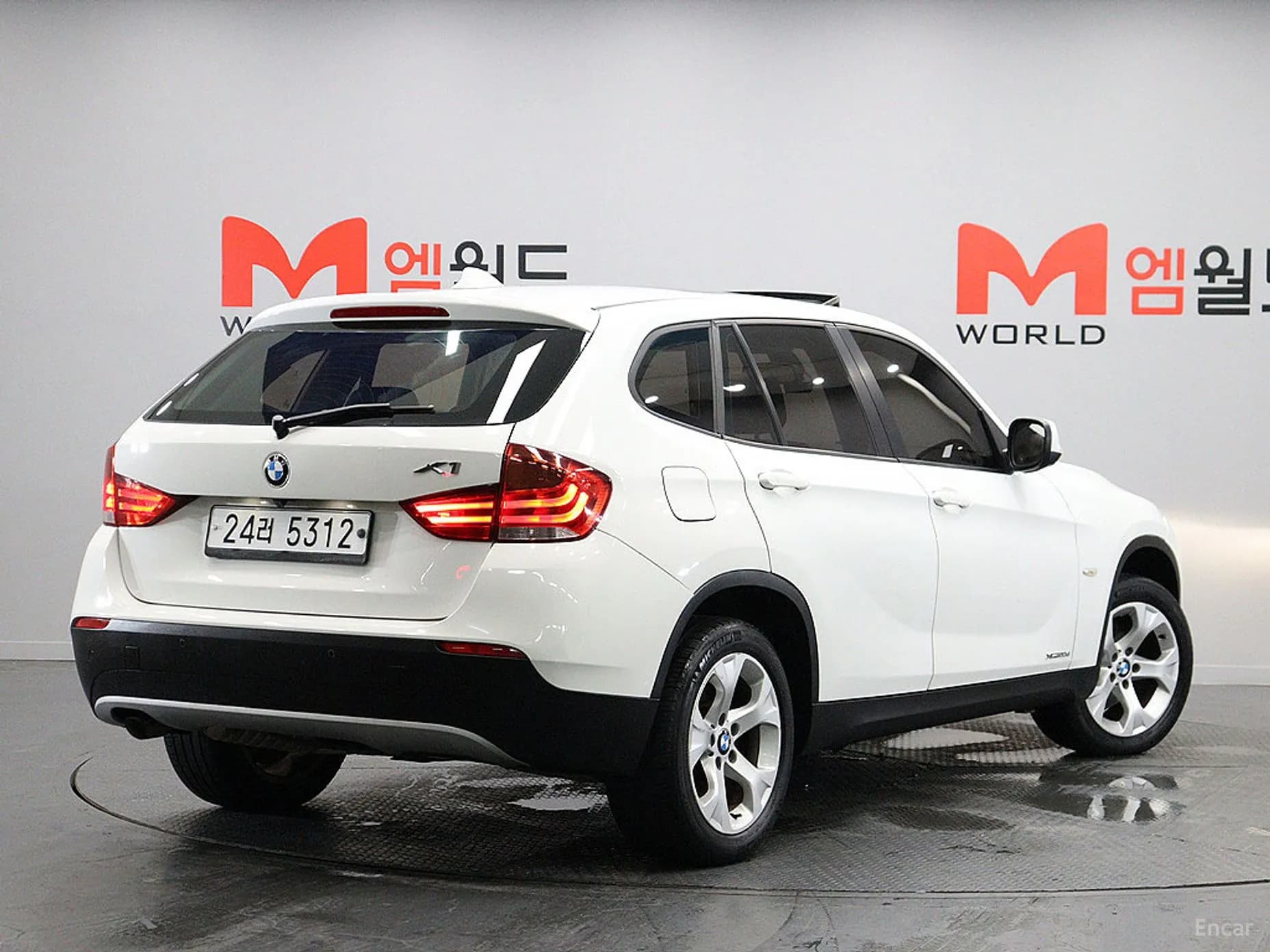 X1 (E84)