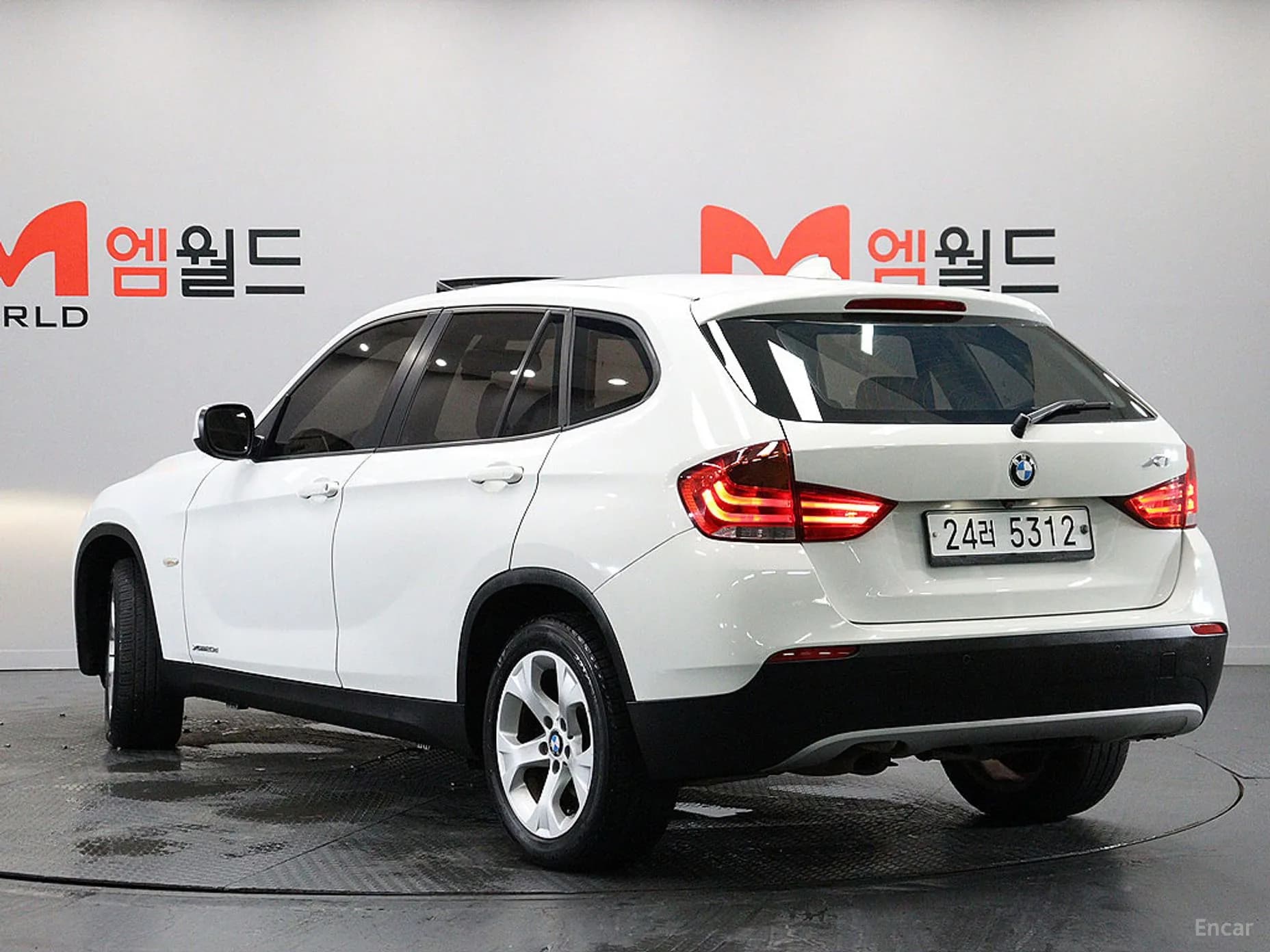 X1 (E84)