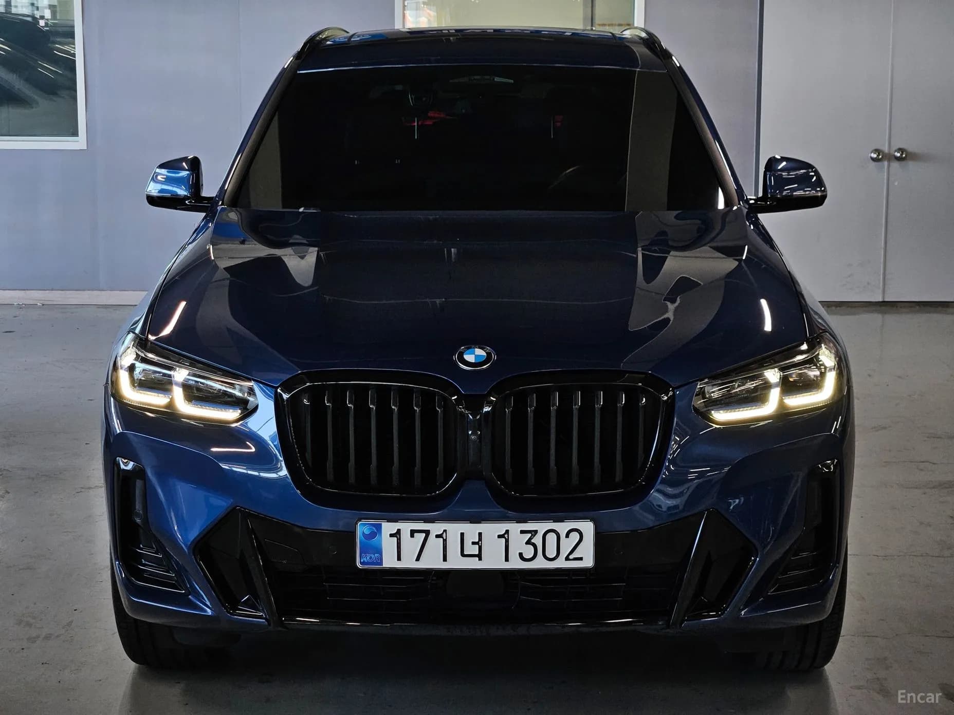 X3 (G01)