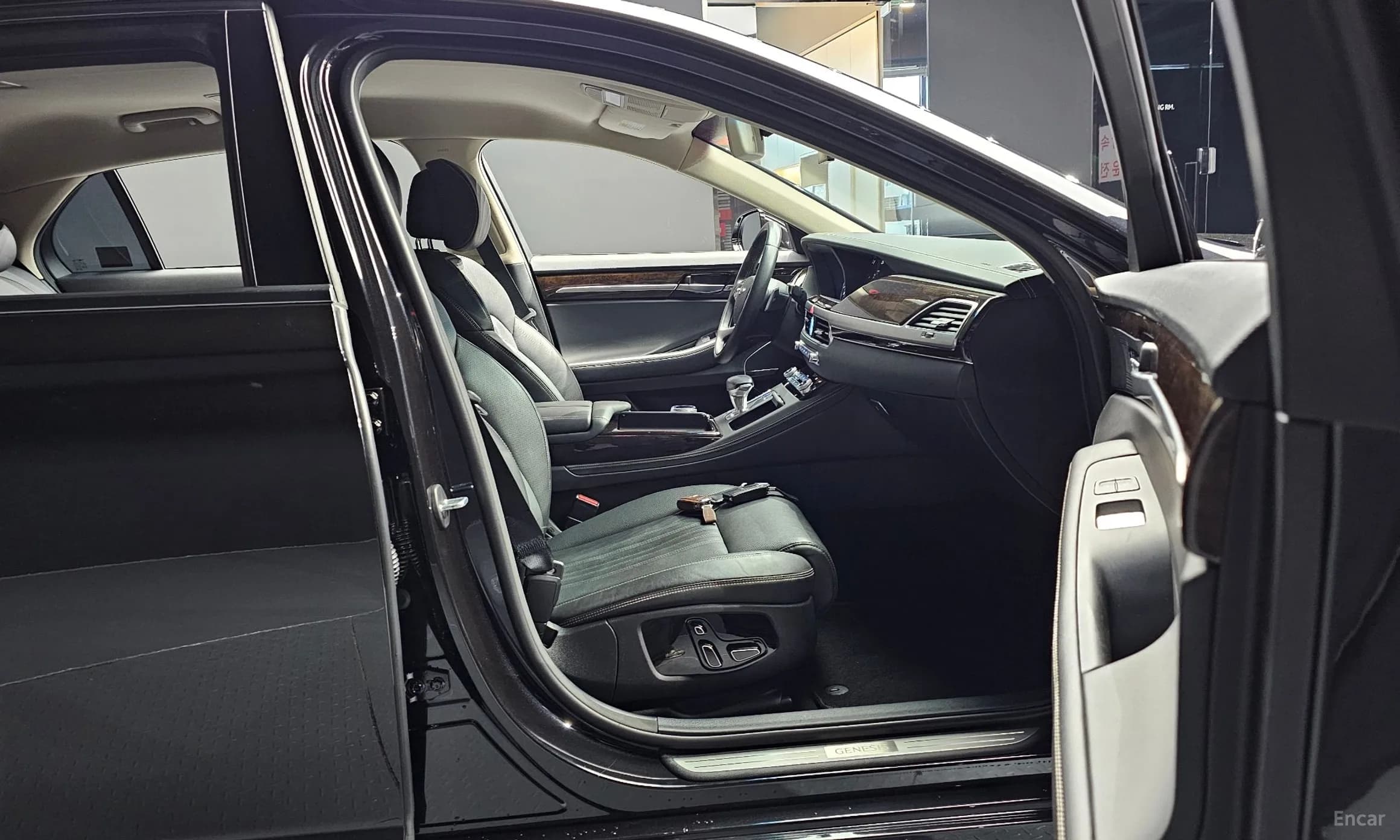 G90