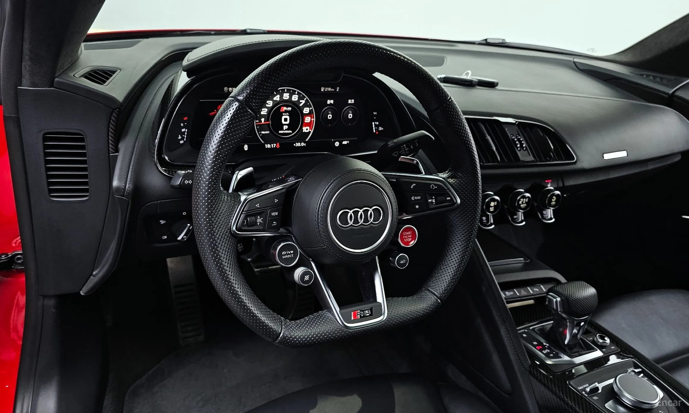 R8 (4S)