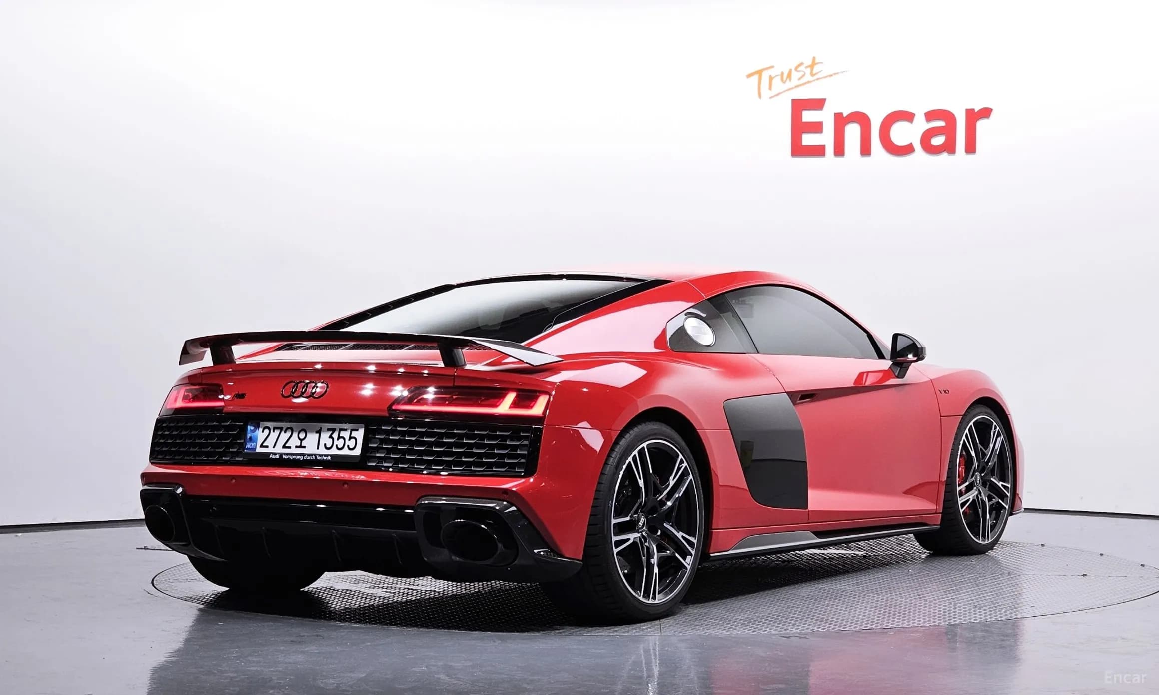 R8 (4S)