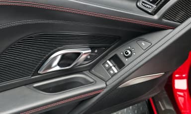 R8 (4S)
