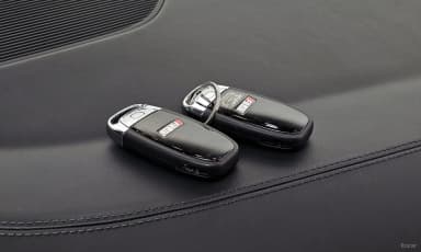 R8 (4S)