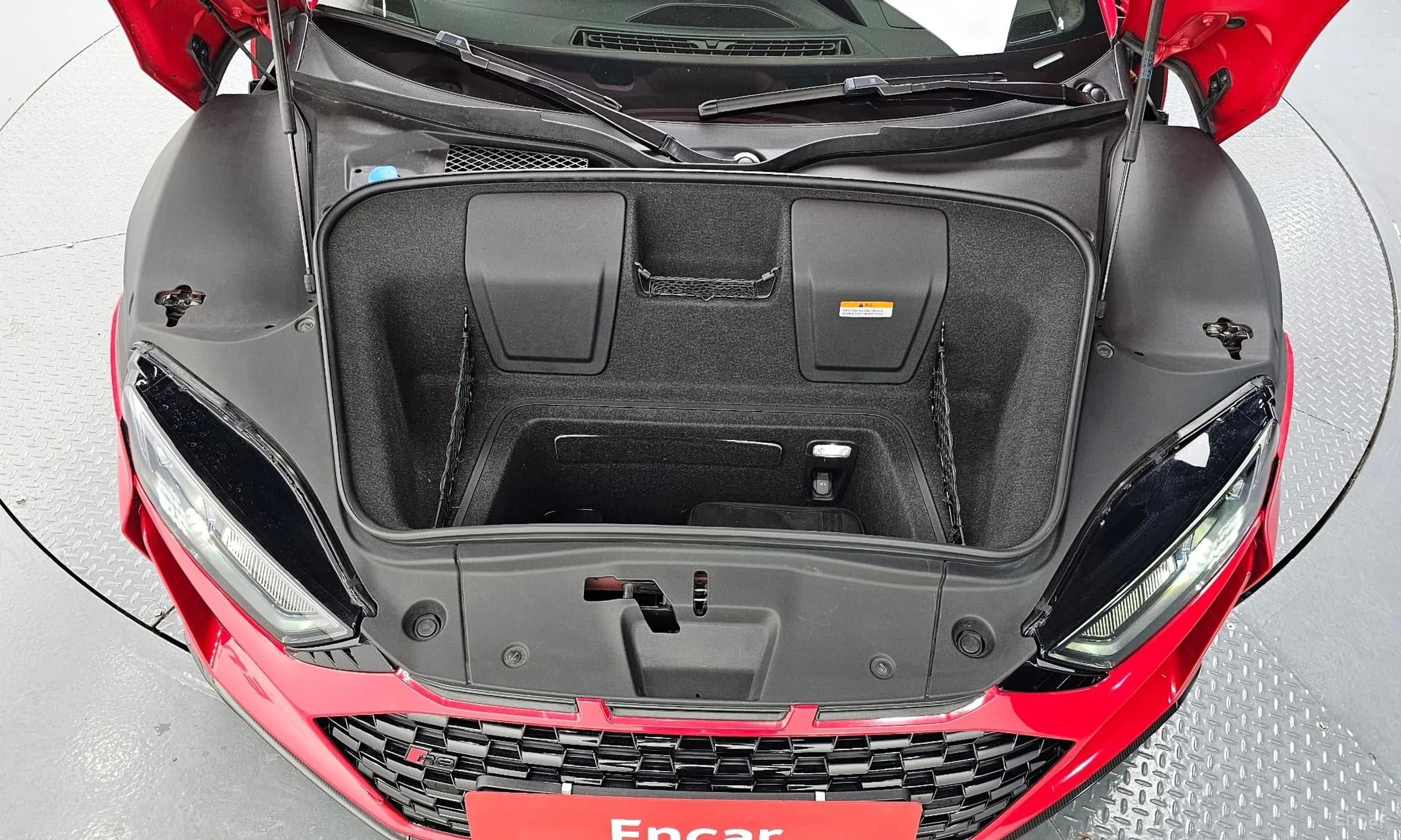 R8 (4S)