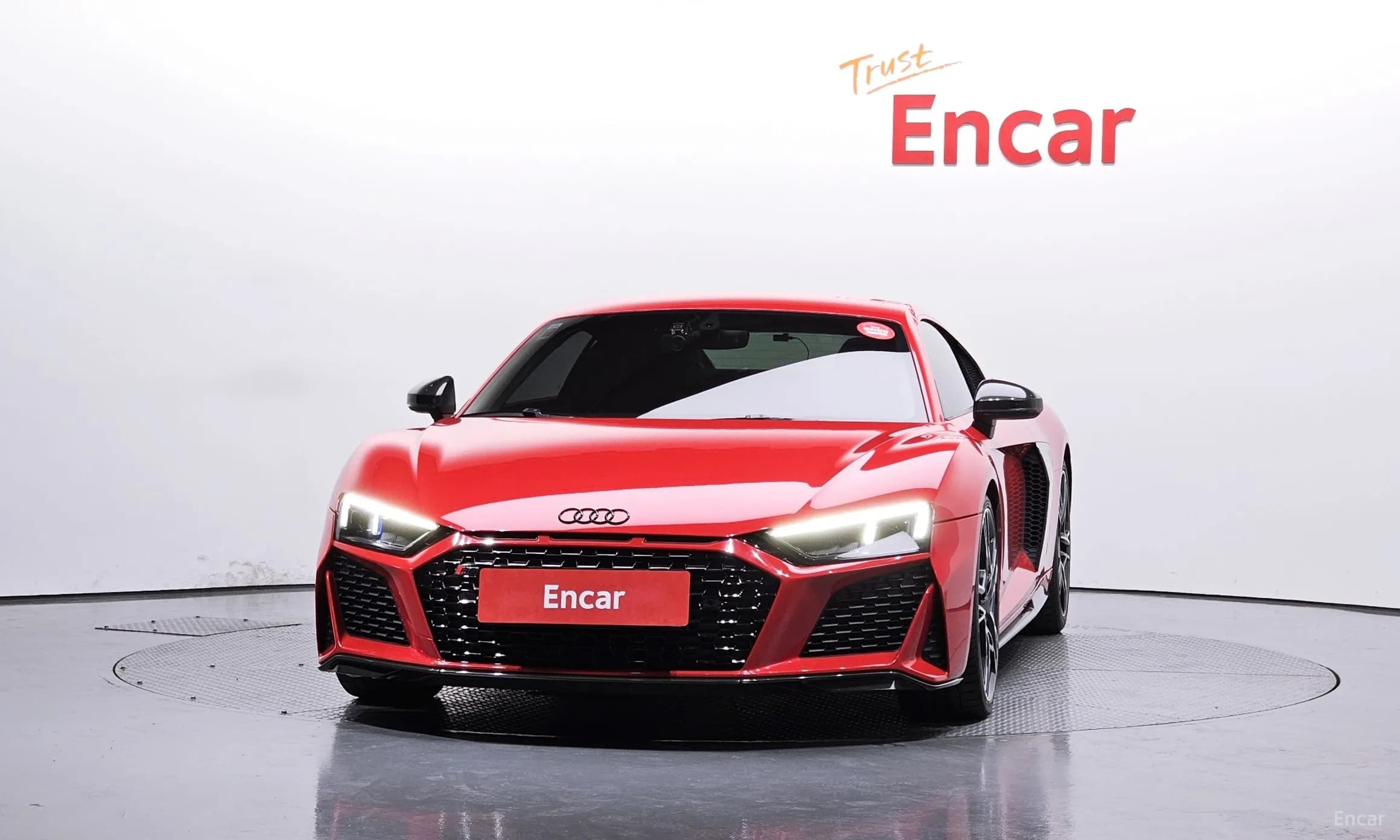R8 (4S)