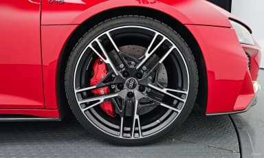 R8 (4S)
