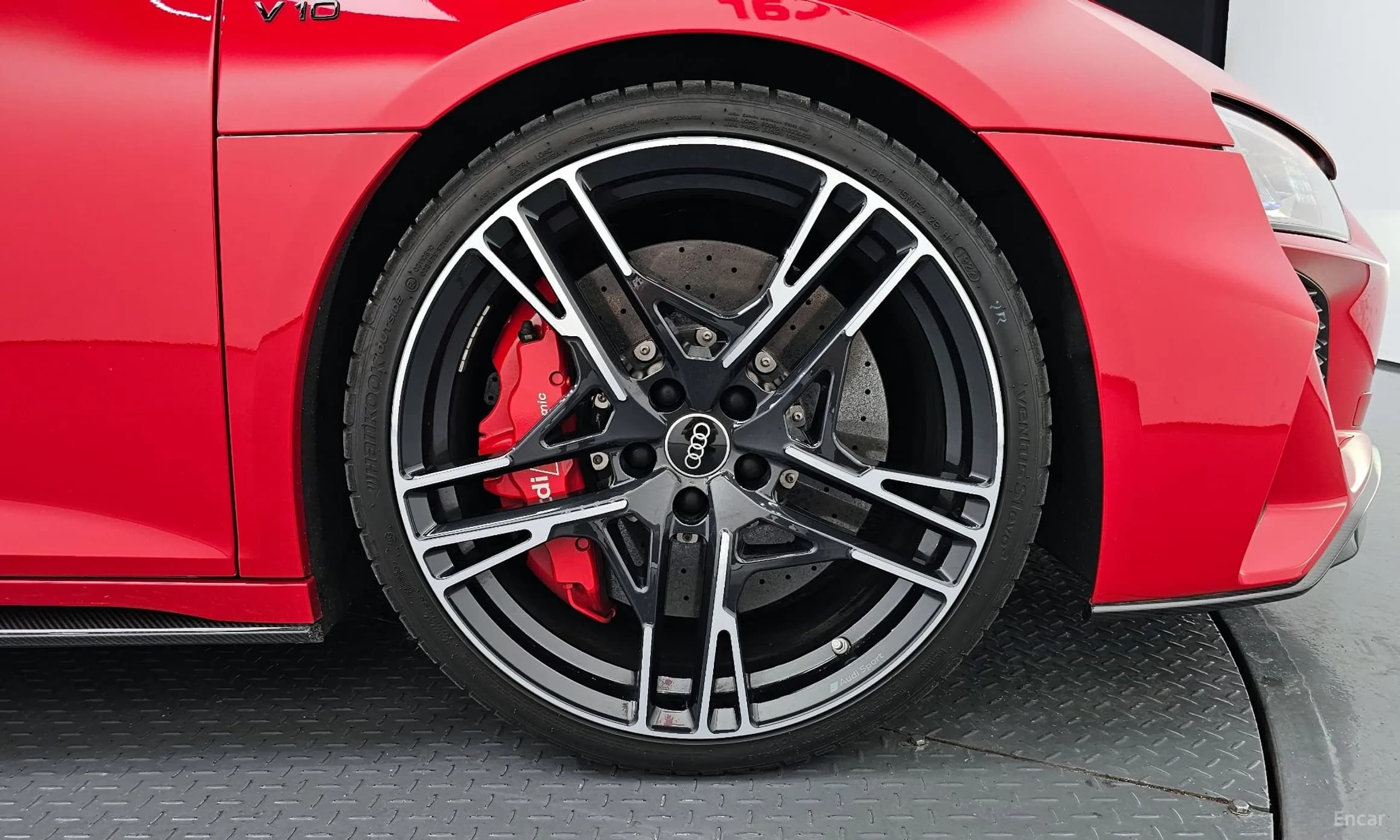R8 (4S)
