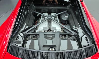 R8 (4S)