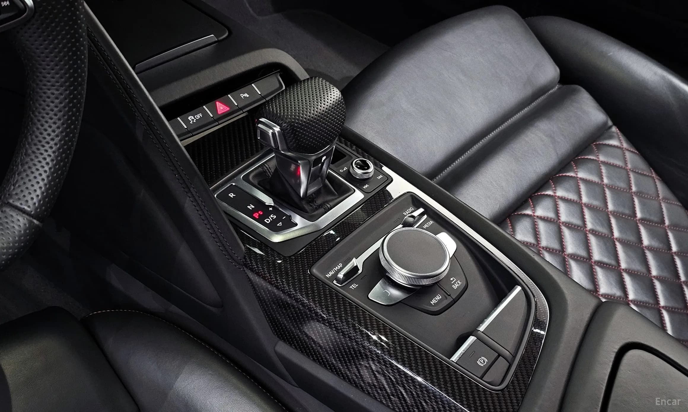 R8 (4S)