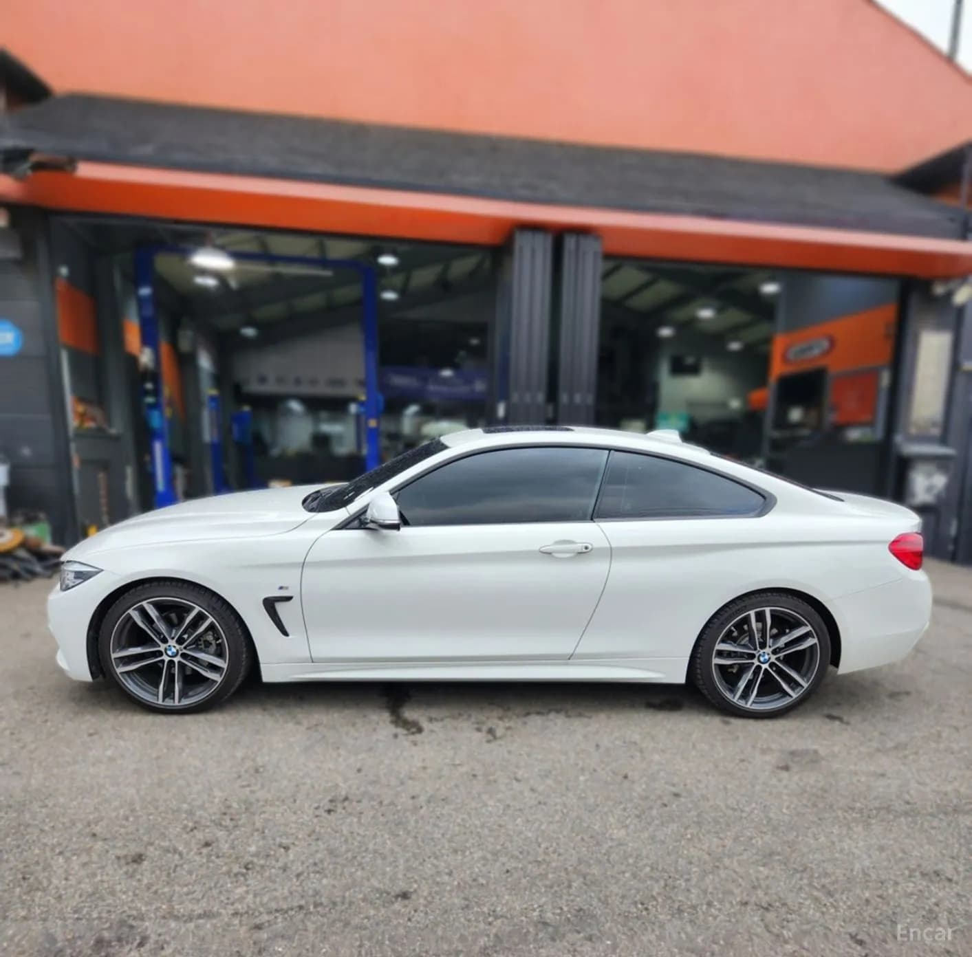 Series 4 (F32)