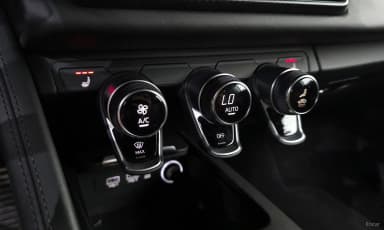 R8 (4S)