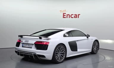 R8 (4S)