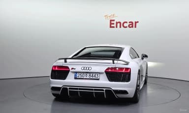 R8 (4S)