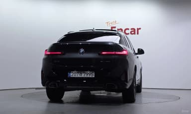 X4 (G02)