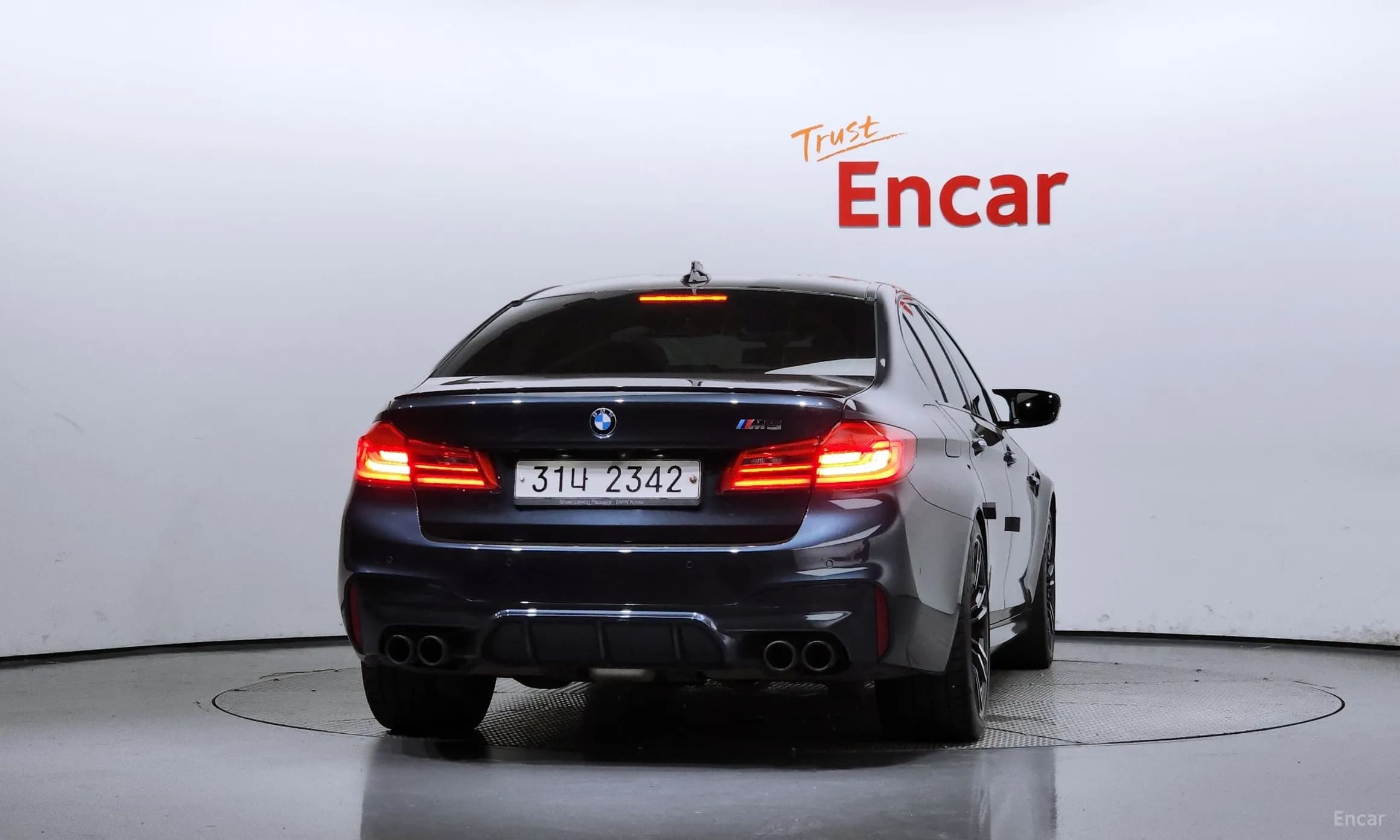 M5 (F90)