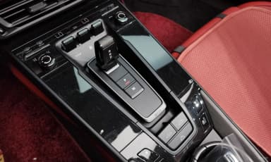 911 (992)