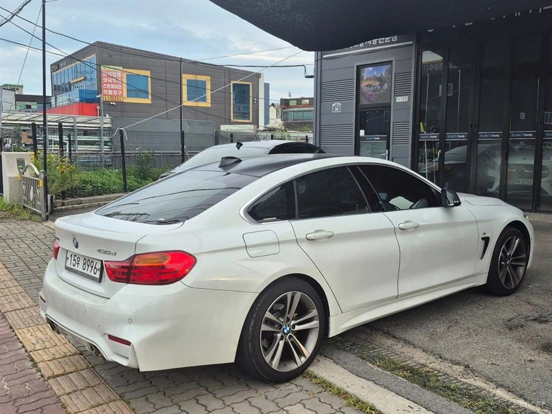 Series 4 (F32)