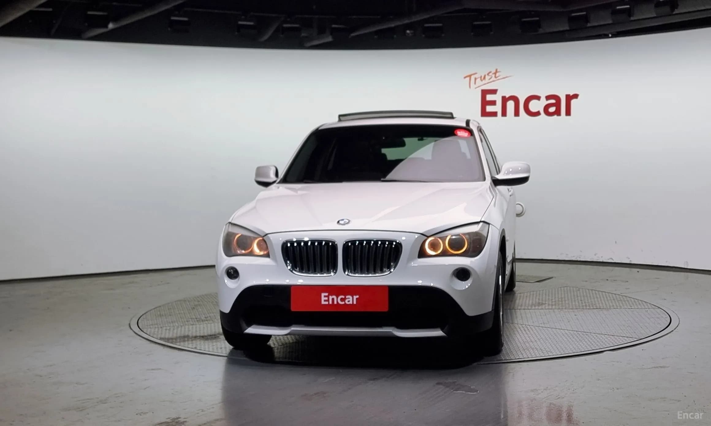X1 (E84)