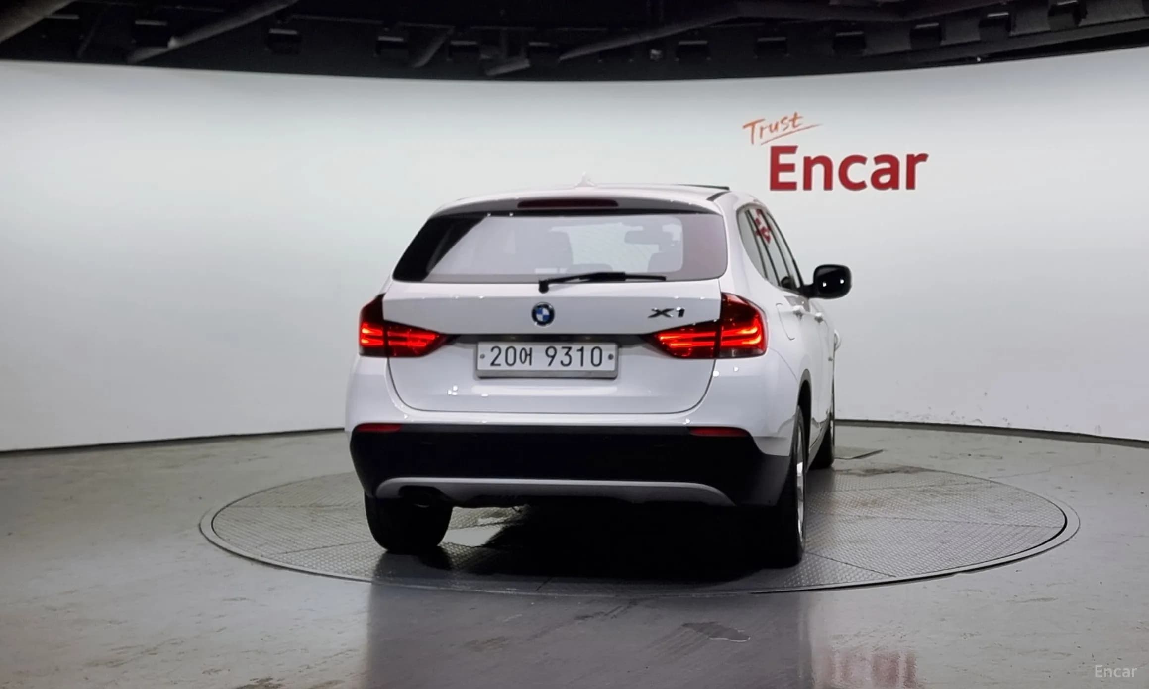 X1 (E84)