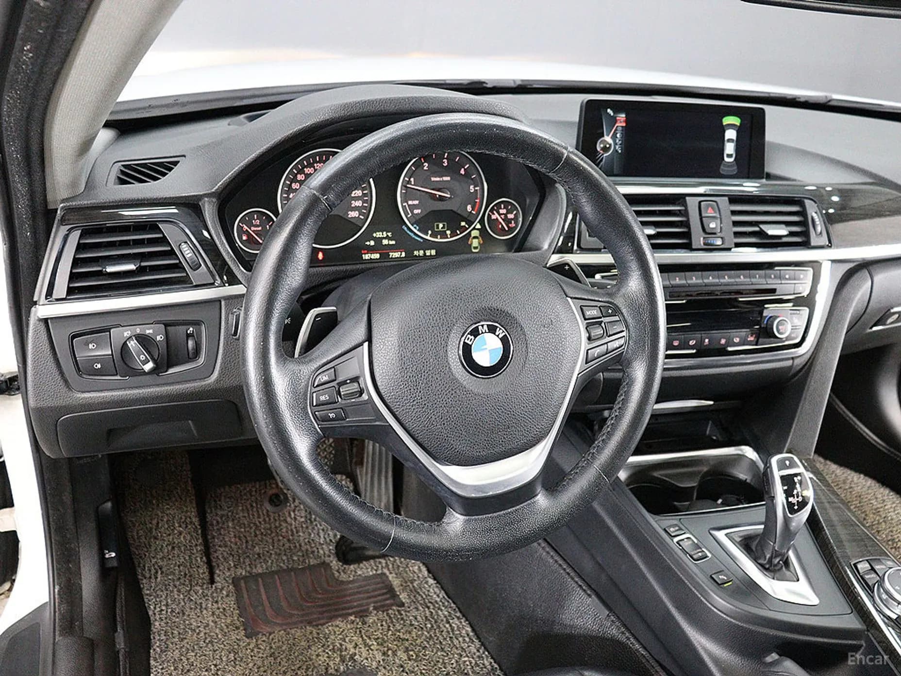 Series 4 (F32)